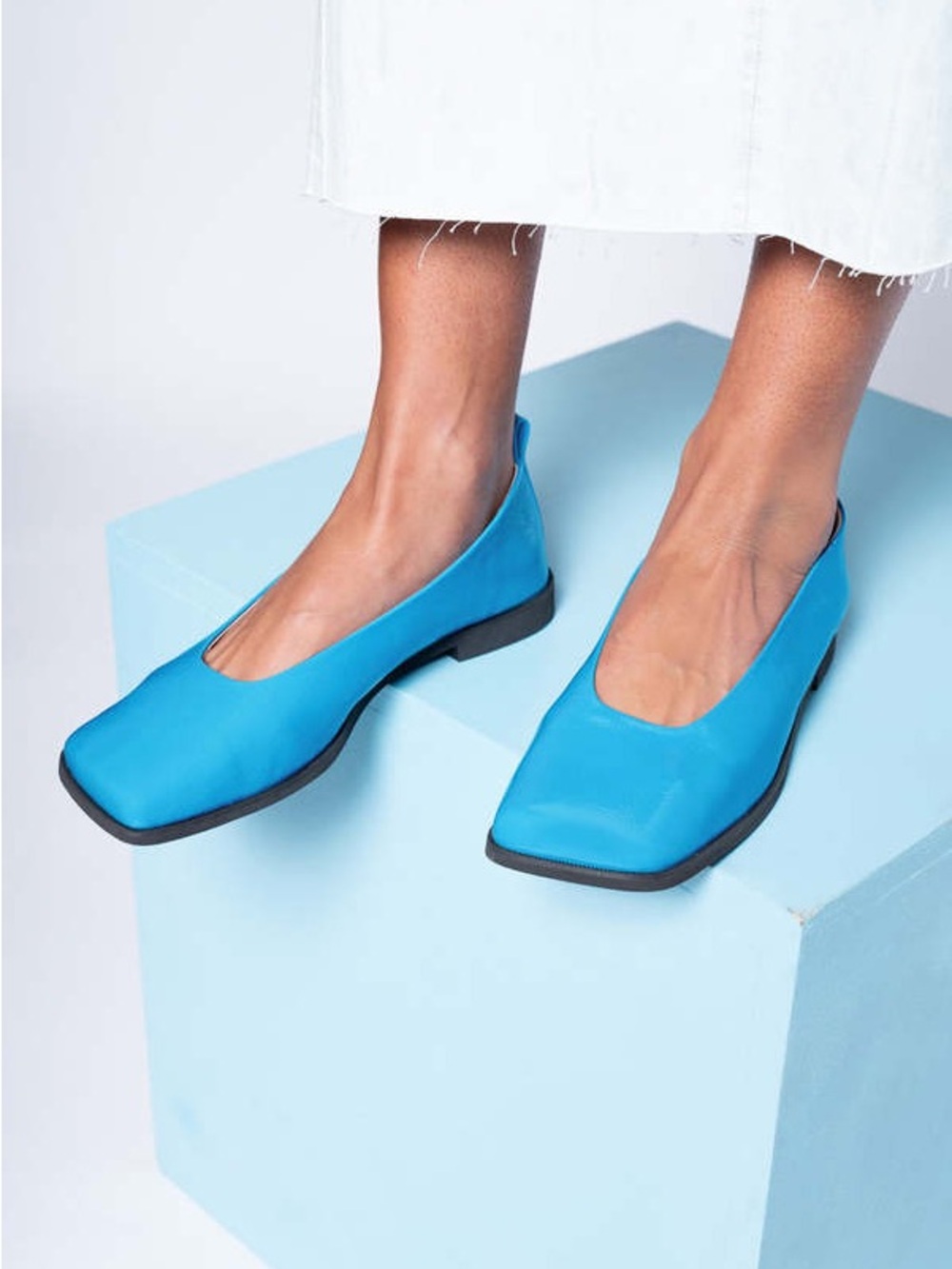 Intentionally Blank Blue Saucer Flat Size 6 Patent Leather Square Toe